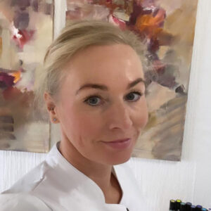 Katarina, zustaendig fuer Manikuere und Pedikuere